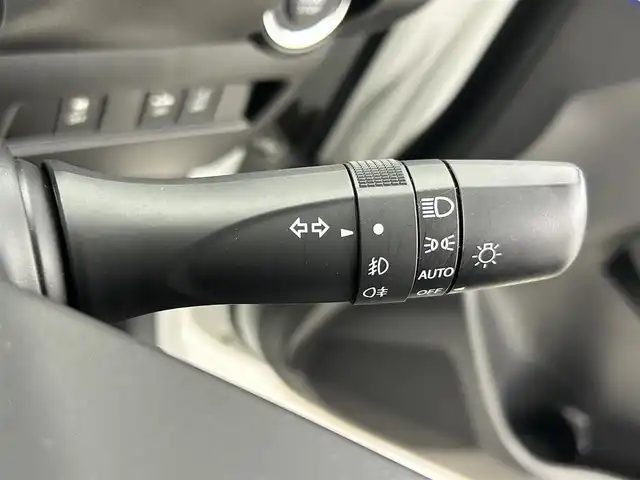 スズキ スイフト スポーツ セーフティPKG 群馬県 2018(平30)年 2.5万km ピュアホワイトP 社外８インチナビ　全方位カメラ　レーダークルーズコントロール　ＬＥＤ　ハイビームアシスト　シートヒーター　純正１７インチＡＷ　ドライブレコーダー　ステアリングリモコン　ＥＴＣ　スマートキー　禁煙車