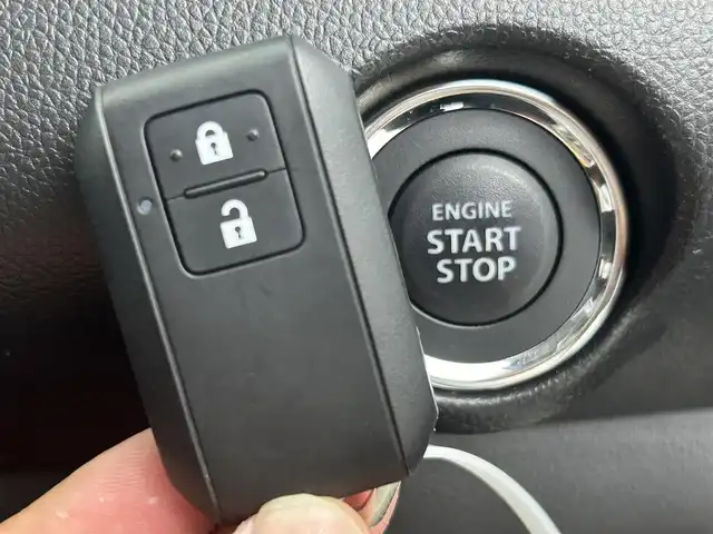 スズキ スイフト スポーツ セーフティPKG 群馬県 2018(平30)年 2.5万km ピュアホワイトP 社外８インチナビ　全方位カメラ　レーダークルーズコントロール　ＬＥＤ　ハイビームアシスト　シートヒーター　純正１７インチＡＷ　ドライブレコーダー　ステアリングリモコン　ＥＴＣ　スマートキー　禁煙車