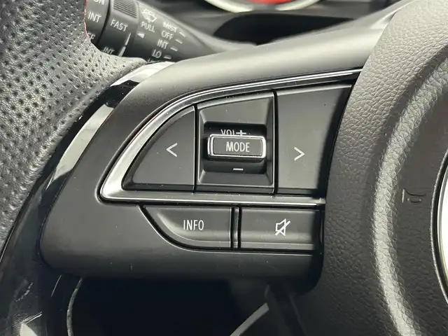 スズキ スイフト スポーツ セーフティPKG 群馬県 2018(平30)年 2.5万km ピュアホワイトP 社外８インチナビ　全方位カメラ　レーダークルーズコントロール　ＬＥＤ　ハイビームアシスト　シートヒーター　純正１７インチＡＷ　ドライブレコーダー　ステアリングリモコン　ＥＴＣ　スマートキー　禁煙車