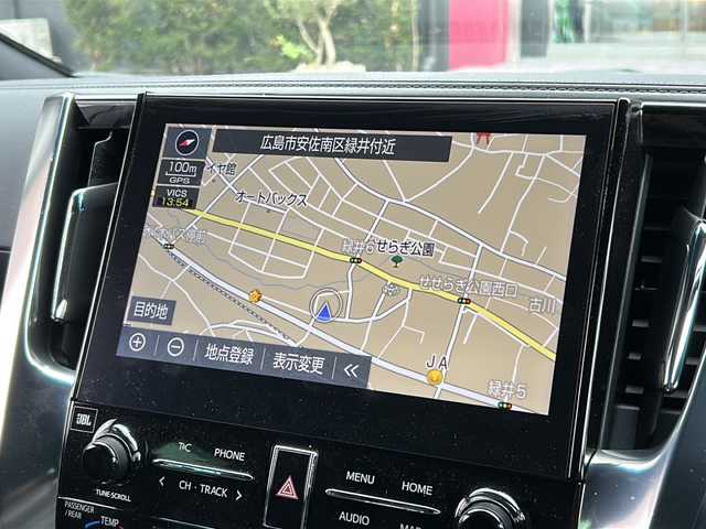 トヨタ アルファードハイブリット エグゼクティブ ラウンジ S 広島県 2022(令4)年 3.2万km ホワイトパールクリスタルシャイン 禁煙車/4WD/トヨタセーフティセンス/・プリクラッシュセーフティ/・レーンディパーチャーアラート/・レーダークルーズコントロール/・先行車発進告知/・オートマチックハイビーム/BSM/RCTA/JBLプレミアムサウンド/パノラミックビューモニター/純正フリップダウンモニター/デジタルインナーミラー/純正メーカーOPナビ/・フルセグTV/CD/DVD/Blu-ray/Bluetooth/・HDMI/USB/SD/サウンドライブラリ/ウッドコンビステアリング/ステアリングヒーター/ステアリングスイッチ/３眼LEDヘッドライト/フォグランプ/シーケンシャルターンランプ/１・２列目シートヒーター/ベンチレーション/黒革シート/シートメモリー/パワーシート/AC100V1500W電源/純正ドアバイザー/純正フロアマット/ETC2.0/スペアタイヤ/純正17インチアルミホイール