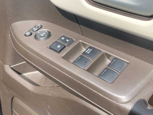 ホンダ Ｎ ＢＯＸ L 愛媛県 2021(令3)年 3.7万km プラチナホワイトパール 社外ナビ(AVN-R87) /・CD Bluetooth SD /バックカメラ /ETC /片側パワースライドドア /衝突軽減ブレーキ /レーンキープアシスト /レーダークルーズコントロール /コーナーセンサー  /LEDヘッドライト/運転席/助手席シートヒーター/●左右独立式リアセンターアームレスト/●充電用USBジャック2個口/●2列めロールサンシェード/●運転席/助手席コンビニフック付シートバックテーブル