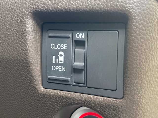 ホンダ Ｎ ＢＯＸ L 愛媛県 2021(令3)年 3.7万km プラチナホワイトパール 社外ナビ(AVN-R87) /・CD Bluetooth SD /バックカメラ /ETC /片側パワースライドドア /衝突軽減ブレーキ /レーンキープアシスト /レーダークルーズコントロール /コーナーセンサー  /LEDヘッドライト/運転席/助手席シートヒーター/●左右独立式リアセンターアームレスト/●充電用USBジャック2個口/●2列めロールサンシェード/●運転席/助手席コンビニフック付シートバックテーブル