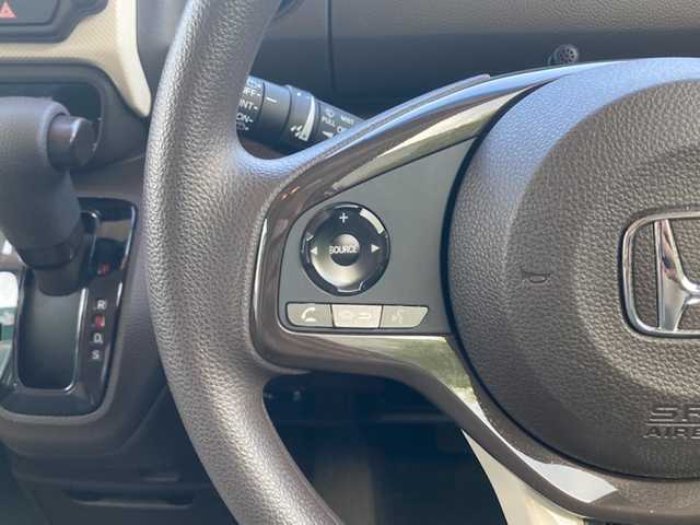 ホンダ Ｎ ＢＯＸ L 愛媛県 2021(令3)年 3.7万km プラチナホワイトパール 社外ナビ(AVN-R87) /・CD Bluetooth SD /バックカメラ /ETC /片側パワースライドドア /衝突軽減ブレーキ /レーンキープアシスト /レーダークルーズコントロール /コーナーセンサー  /LEDヘッドライト/運転席/助手席シートヒーター/●左右独立式リアセンターアームレスト/●充電用USBジャック2個口/●2列めロールサンシェード/●運転席/助手席コンビニフック付シートバックテーブル