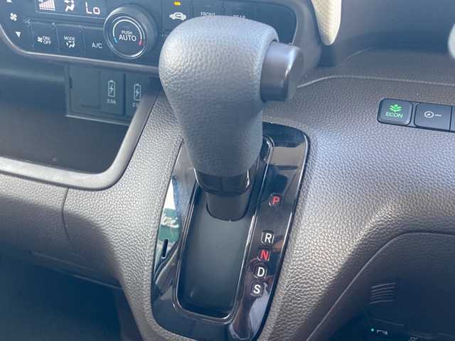 ホンダ Ｎ ＢＯＸ L 愛媛県 2021(令3)年 3.7万km プラチナホワイトパール 社外ナビ(AVN-R87) /・CD Bluetooth SD /バックカメラ /ETC /片側パワースライドドア /衝突軽減ブレーキ /レーンキープアシスト /レーダークルーズコントロール /コーナーセンサー  /LEDヘッドライト/運転席/助手席シートヒーター/●左右独立式リアセンターアームレスト/●充電用USBジャック2個口/●2列めロールサンシェード/●運転席/助手席コンビニフック付シートバックテーブル