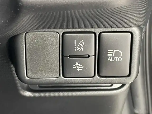 トヨタ アクア S スタイルブラック 埼玉県 2020(令2)年 4.9万km シルバーM 社外ナビ　/バックカメラ　/ＥＴＣ　/セーフティセンス　/プッシュスタート　/オートハイビーム　/スマートキー　/ＣＤ再生　/Ｂｌｕｅｔｏｏｔｈ　/ステアリングスイッチ　/ヘッドライトレベライザー　/ＬＥＤライト