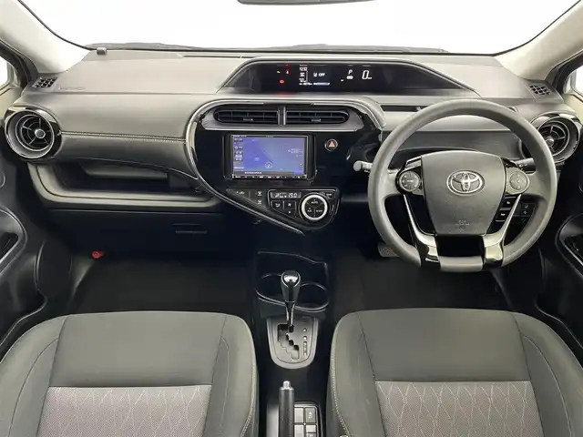 トヨタ アクア S スタイルブラック 埼玉県 2020(令2)年 4.9万km シルバーM 社外ナビ　/バックカメラ　/ＥＴＣ　/セーフティセンス　/プッシュスタート　/オートハイビーム　/スマートキー　/ＣＤ再生　/Ｂｌｕｅｔｏｏｔｈ　/ステアリングスイッチ　/ヘッドライトレベライザー　/ＬＥＤライト