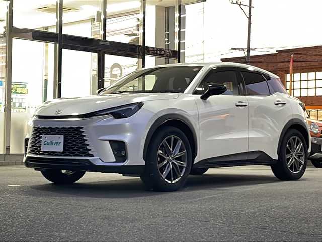 レクサス ＬＢＸ リラックス 福島県 2024(令6)年 0.2万km ソニッククォーツ ディーラーナビ/【フルセグ/FM/AM/BT】/ビルドインETC/ステアリングスイッチ/レーダークルーズコントロール/パドルシフト/パワーバックドア/オートライト/純正フロアマット/プッシュスタート/前後ドラレコ/レーンキープアシスト/横滑り防止/純正LED/純正フォグランプ/全方囲カメラ/レザーシート/シートヒーター/ステアリングヒーター/革巻きステアリング/衝突軽減/ドアバイザー/電動格納ミラー/ウィンカーミラー
