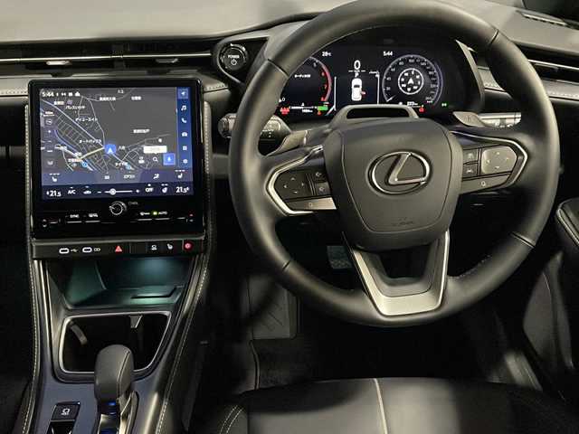 レクサス ＬＢＸ リラックス 福島県 2024(令6)年 0.2万km ソニッククォーツ ディーラーナビ/【フルセグ/FM/AM/BT】/ビルドインETC/ステアリングスイッチ/レーダークルーズコントロール/パドルシフト/パワーバックドア/オートライト/純正フロアマット/プッシュスタート/前後ドラレコ/レーンキープアシスト/横滑り防止/純正LED/純正フォグランプ/全方囲カメラ/レザーシート/シートヒーター/ステアリングヒーター/革巻きステアリング/衝突軽減/ドアバイザー/電動格納ミラー/ウィンカーミラー