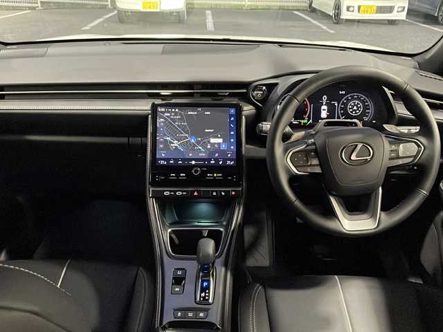 レクサス ＬＢＸ リラックス 福島県 2024(令6)年 0.2万km ソニッククォーツ ディーラーナビ/【フルセグ/FM/AM/BT】/ビルドインETC/ステアリングスイッチ/レーダークルーズコントロール/パドルシフト/パワーバックドア/オートライト/純正フロアマット/プッシュスタート/前後ドラレコ/レーンキープアシスト/横滑り防止/純正LED/純正フォグランプ/全方囲カメラ/レザーシート/シートヒーター/ステアリングヒーター/革巻きステアリング/衝突軽減/ドアバイザー/電動格納ミラー/ウィンカーミラー