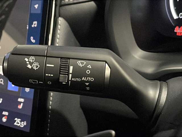 レクサス ＬＢＸ リラックス 福島県 2024(令6)年 0.2万km ソニッククォーツ ディーラーナビ/【フルセグ/FM/AM/BT】/ビルドインETC/ステアリングスイッチ/レーダークルーズコントロール/パドルシフト/パワーバックドア/オートライト/純正フロアマット/プッシュスタート/前後ドラレコ/レーンキープアシスト/横滑り防止/純正LED/純正フォグランプ/全方囲カメラ/レザーシート/シートヒーター/ステアリングヒーター/革巻きステアリング/衝突軽減/ドアバイザー/電動格納ミラー/ウィンカーミラー
