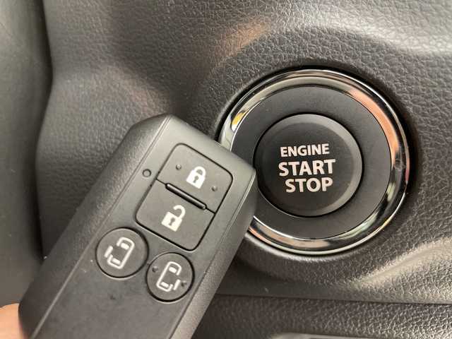スズキ スペーシア HYBRID X 愛知県 2023(令5)年 0.1万km 黄 届出済未使用車/両側パワースライドドア/シートヒーター/コーナーセンサー/LEDヘッドライト/レーンキープアシスト/オートマチックハイビーム/オットマン/衝突軽減システム/ステアリングスイッチ/スマートキー/プッシュスタート