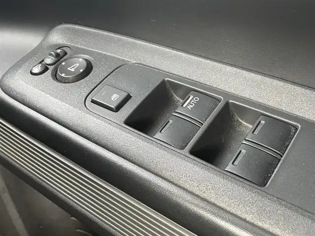 ホンダ Ｎ ＢＯＸ スラッシュ G Lパッケージ 滋賀県 2016(平28)年 5.1万km プレミアムホワイトパールⅡ 社外ナビ/(Bluetooth/TV/CD/DVD)/バックカメラ/アイドリングストップ/電動パーキング/ドアバイザー/置くだけ充電/スペアキー/スマートキー/USB/ベンチシート/取扱説明書/保証書