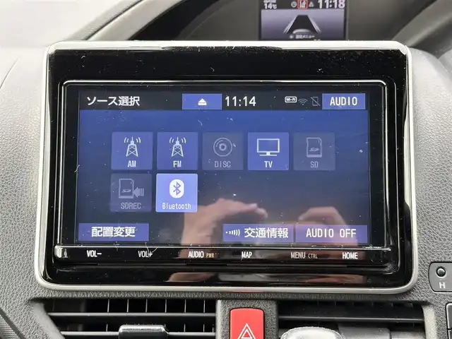 トヨタ ヴォクシー ZS 煌Ⅱ 宮城県 2019(平31)年 5万km ブラック 純正ナビ/(フルセグTV/CD/SD/BT)/バックカメラ/プリクラッシュセーフティー/レーンディパーチャーアラート/クリアランスソナー/先行車発進告知/クルーズコントロール/パーキングサポートブレーキ/オートハイビーム/ドライブレコーダー前後/ビルトインETC/デュアルオートエアコン/MTモード付AT/ドライブセレクト/革巻きステアリング/ステアリングスイッチ/オートライト/アイドリングストップ/両側パワースライドドア/ふらつき防止/プッシュスタート＆スマートキー/ウインカー付き電動格納ミラー/ドアバイザー/フロアマット/キャンセラー/LEDヘッドライト/フォグランプ/純正16インチAW