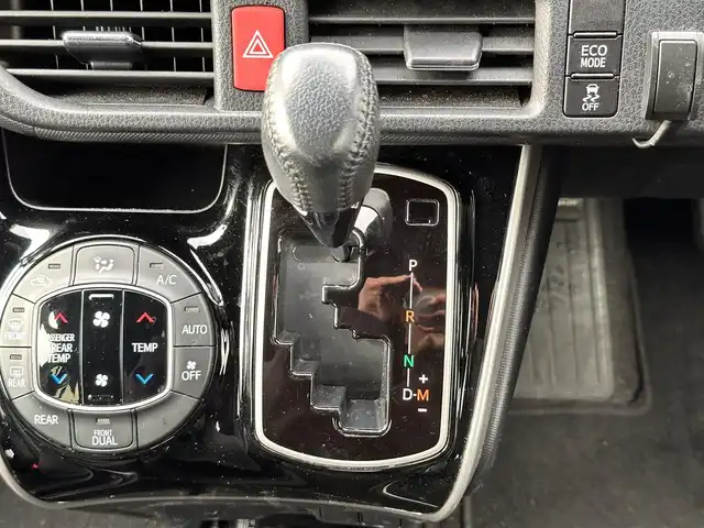 トヨタ ヴォクシー ZS 煌Ⅱ 宮城県 2019(平31)年 5万km ブラック 純正ナビ/(フルセグTV/CD/SD/BT)/バックカメラ/プリクラッシュセーフティー/レーンディパーチャーアラート/クリアランスソナー/先行車発進告知/クルーズコントロール/パーキングサポートブレーキ/オートハイビーム/ドライブレコーダー前後/ビルトインETC/デュアルオートエアコン/MTモード付AT/ドライブセレクト/革巻きステアリング/ステアリングスイッチ/オートライト/アイドリングストップ/両側パワースライドドア/ふらつき防止/プッシュスタート＆スマートキー/ウインカー付き電動格納ミラー/ドアバイザー/フロアマット/キャンセラー/LEDヘッドライト/フォグランプ/純正16インチAW