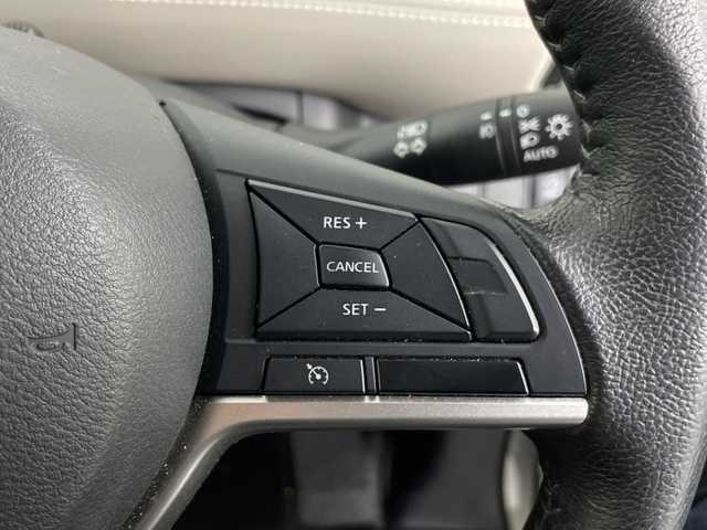 日産 セレナ ハイウェイスターVセレクションⅡ 埼玉県 2018(平30)年 5.8万km ブリリアントホワイトパール 純正ナビ/　(Bluetooth/iPod/CD/DVD/USB/FM/AM)/フルセグテレビ/全方位カメラ/純正フリップダウンモニター/ETC/両側パワースライドドア/パーキングアシスト/クルーズコントロール/衝突被害軽減ブレーキ/クリアランスソナー/プッシュスタート/オートLEDライト/純正フロアマット/純正16インチアルミホイール