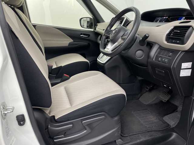 日産 セレナ ハイウェイスターVセレクションⅡ 埼玉県 2018(平30)年 5.8万km ブリリアントホワイトパール 純正ナビ/　(Bluetooth/iPod/CD/DVD/USB/FM/AM)/フルセグテレビ/全方位カメラ/純正フリップダウンモニター/ETC/両側パワースライドドア/パーキングアシスト/クルーズコントロール/衝突被害軽減ブレーキ/クリアランスソナー/プッシュスタート/オートLEDライト/純正フロアマット/純正16インチアルミホイール