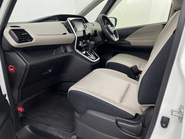 日産 セレナ ハイウェイスターVセレクションⅡ 埼玉県 2018(平30)年 5.8万km ブリリアントホワイトパール 純正ナビ/　(Bluetooth/iPod/CD/DVD/USB/FM/AM)/フルセグテレビ/全方位カメラ/純正フリップダウンモニター/ETC/両側パワースライドドア/パーキングアシスト/クルーズコントロール/衝突被害軽減ブレーキ/クリアランスソナー/プッシュスタート/オートLEDライト/純正フロアマット/純正16インチアルミホイール