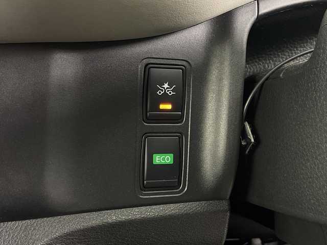 日産 セレナ ハイウェイスターVセレクションⅡ 埼玉県 2018(平30)年 5.8万km ブリリアントホワイトパール 純正ナビ/　(Bluetooth/iPod/CD/DVD/USB/FM/AM)/フルセグテレビ/全方位カメラ/純正フリップダウンモニター/ETC/両側パワースライドドア/パーキングアシスト/クルーズコントロール/衝突被害軽減ブレーキ/クリアランスソナー/プッシュスタート/オートLEDライト/純正フロアマット/純正16インチアルミホイール