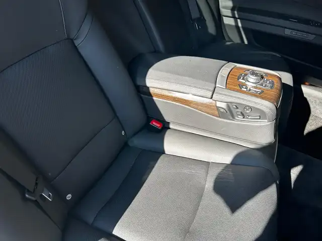 ＢＭＷ ７５０Ｌｉ 富山県 2010(平22)年 6.2万km 白 エナジーコンプリートカー/純正Fメカサス/純正フロアマット/純正ナビ/CD再生/全席パワーシート/シートヒーター/シートクーラー/イージークローザー