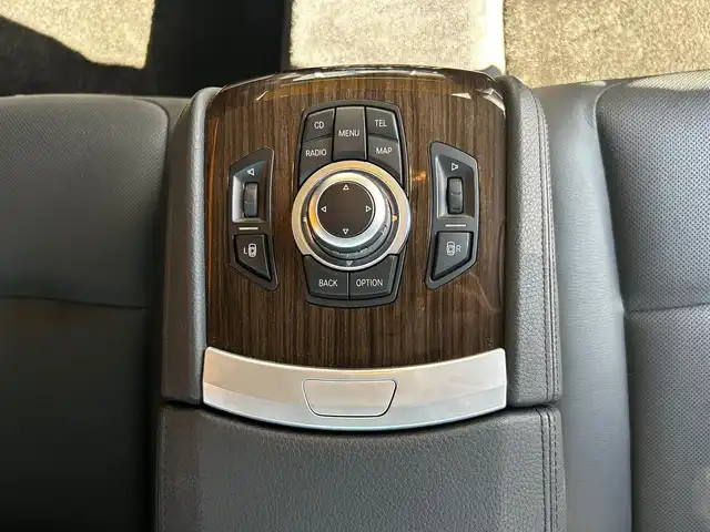 ＢＭＷ ７５０Ｌｉ 富山県 2010(平22)年 6.2万km 白 エナジーコンプリートカー/純正Fメカサス/純正フロアマット/純正ナビ/CD再生/全席パワーシート/シートヒーター/シートクーラー/イージークローザー