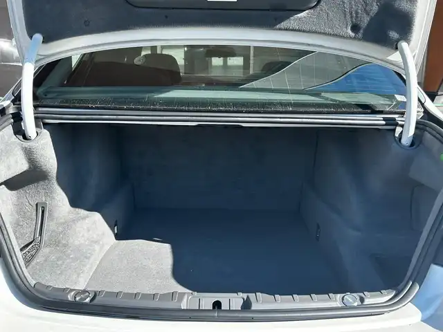 ＢＭＷ ７５０Ｌｉ 富山県 2010(平22)年 6.2万km 白 エナジーコンプリートカー/純正Fメカサス/純正フロアマット/純正ナビ/CD再生/全席パワーシート/シートヒーター/シートクーラー/イージークローザー