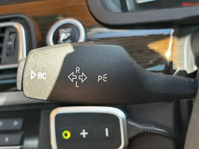 ＢＭＷ ７５０Ｌｉ 富山県 2010(平22)年 6.2万km 白 エナジーコンプリートカー/純正Fメカサス/純正フロアマット/純正ナビ/CD再生/全席パワーシート/シートヒーター/シートクーラー/イージークローザー