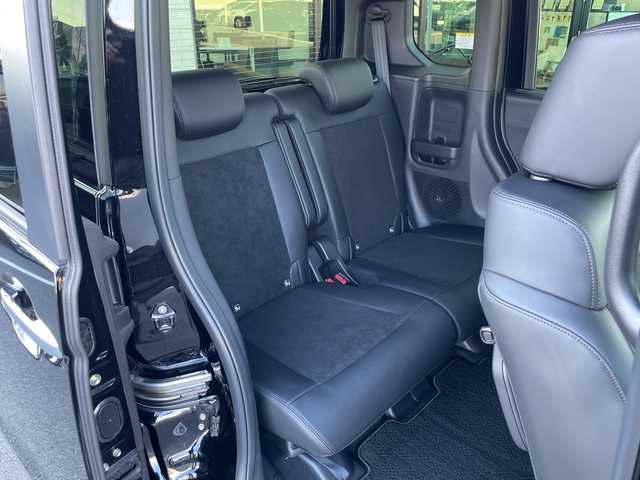 ホンダ Ｎ ＢＯＸ カスタム ターボ 群馬県 2024(令6)年 0.6万km クリスタルブラックパール ホンダセンシング/・LKA/・パーキングソナー/・衝突軽減ブレーキ/・踏み間違い/・オートハイビーム/純正メモリーナビ/（FM/AM/BT/）/フルセグTV/バックカメラ/両側パワースライドドア/シートヒーター（D席/N席）/ハーフレザー/オートブレーキホールド/プッシュスタート/LEDヘッドライト/純正フロアマット/純正AW