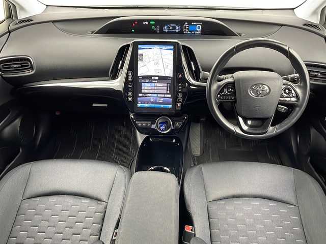 トヨタ プリウス ＰＨＶ Sナビパケ・セーフティプラス 新潟県 2018(平30)年 5.4万km ホワイトパールクリスタルシャイン 寒冷地仕様/11.6インチナビ/ USB/AUX/BT/フルセグ/バックカメラ/PCS/ICS/ACC/クリアランスソナー /オートハイビーム/LEDヘッドライト/フォグライト/バックフォグ/ステアリングヒーター/前席シートヒーター /パーキングアシスト/ビルトインETC2.0/前後ドライブレコーダー/スマートキー一体型エンジンスターター /オートリトラミラー /ミラーヒーター/フロントデアイサー/純正フロアマット/純正AWサマータイヤ積み込み