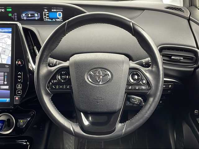トヨタ プリウス ＰＨＶ Sナビパケ・セーフティプラス 新潟県 2018(平30)年 5.4万km ホワイトパールクリスタルシャイン 寒冷地仕様/11.6インチナビ/ USB/AUX/BT/フルセグ/バックカメラ/PCS/ICS/ACC/クリアランスソナー /オートハイビーム/LEDヘッドライト/フォグライト/バックフォグ/ステアリングヒーター/前席シートヒーター /パーキングアシスト/ビルトインETC2.0/前後ドライブレコーダー/スマートキー一体型エンジンスターター /オートリトラミラー /ミラーヒーター/フロントデアイサー/純正フロアマット/純正AWサマータイヤ積み込み