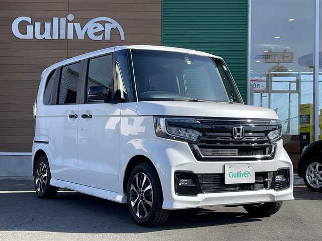 ホンダ Ｎ ＢＯＸ カスタム L ターボ スタイル+ブラック 道央・札幌 2022(令4)年 1.9万km プラチナホワイトパール 登録時走行距離18109ｋｍ/ワンオーナー/　４　Ｗ　Ｄ　/寒冷地仕様/ターボ車/純正ナビ（CD/DVD/FM/AM/BT/SD)/フルセグTV（走行中視聴不可）/バックカメラ/アイドリングストップ/ウィンカーミラー/クルーズコントロール（追従走行あり）/プッシュスタート/両側パワースライドドア/パーキングアシスト/パドルシフト/スペアキー×1/純正エンジンスターター（スマートキー一体型）/ベンチシート/純正フロアマット/シートヒーター（運転席/助手席）/横滑り防止装置/盗難防止装置/衝突軽減ブレーキ/コーナーセンサー/レーンキープアシスト/オートライト/オートマチックハイビーム/カーテンエアバッグ/フォグランプ/ステアリングスイッチ/革巻きステアリング/ヘッドライトレベライザー/ワイパー間欠時間コントローラー/ECONスイッチ/電動格納ミラー/ミラーヒーター/BRAKE HOLD/積込夏タイヤ付（スタイルブラック専用AW）