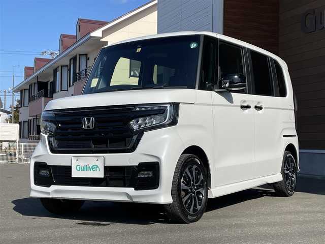 ホンダ Ｎ ＢＯＸ カスタム L ターボ スタイル+ブラック 道央・札幌 2022(令4)年 1.9万km プラチナホワイトパール 登録時走行距離18109ｋｍ/ワンオーナー/　４　Ｗ　Ｄ　/寒冷地仕様/ターボ車/純正ナビ（CD/DVD/FM/AM/BT/SD)/フルセグTV（走行中視聴不可）/バックカメラ/アイドリングストップ/ウィンカーミラー/クルーズコントロール（追従走行あり）/プッシュスタート/両側パワースライドドア/パーキングアシスト/パドルシフト/スペアキー×1/純正エンジンスターター（スマートキー一体型）/ベンチシート/純正フロアマット/シートヒーター（運転席/助手席）/横滑り防止装置/盗難防止装置/衝突軽減ブレーキ/コーナーセンサー/レーンキープアシスト/オートライト/オートマチックハイビーム/カーテンエアバッグ/フォグランプ/ステアリングスイッチ/革巻きステアリング/ヘッドライトレベライザー/ワイパー間欠時間コントローラー/ECONスイッチ/電動格納ミラー/ミラーヒーター/BRAKE HOLD/積込夏タイヤ付（スタイルブラック専用AW）