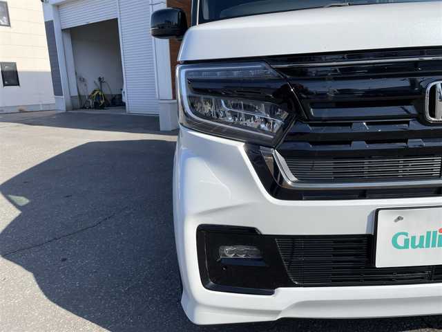 ホンダ Ｎ ＢＯＸ カスタム L ターボ スタイル+ブラック 道央・札幌 2022(令4)年 1.9万km プラチナホワイトパール 登録時走行距離18109ｋｍ/ワンオーナー/　４　Ｗ　Ｄ　/寒冷地仕様/ターボ車/純正ナビ（CD/DVD/FM/AM/BT/SD)/フルセグTV（走行中視聴不可）/バックカメラ/アイドリングストップ/ウィンカーミラー/クルーズコントロール（追従走行あり）/プッシュスタート/両側パワースライドドア/パーキングアシスト/パドルシフト/スペアキー×1/純正エンジンスターター（スマートキー一体型）/ベンチシート/純正フロアマット/シートヒーター（運転席/助手席）/横滑り防止装置/盗難防止装置/衝突軽減ブレーキ/コーナーセンサー/レーンキープアシスト/オートライト/オートマチックハイビーム/カーテンエアバッグ/フォグランプ/ステアリングスイッチ/革巻きステアリング/ヘッドライトレベライザー/ワイパー間欠時間コントローラー/ECONスイッチ/電動格納ミラー/ミラーヒーター/BRAKE HOLD/積込夏タイヤ付（スタイルブラック専用AW）