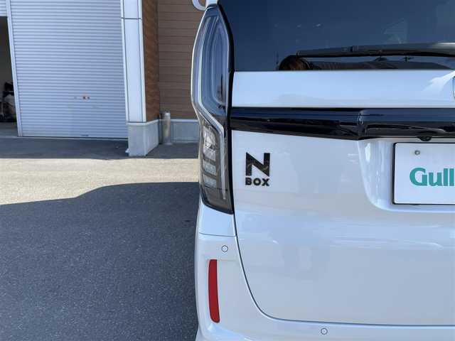 ホンダ Ｎ ＢＯＸ カスタム L ターボ スタイル+ブラック 道央・札幌 2022(令4)年 1.9万km プラチナホワイトパール 登録時走行距離18109ｋｍ/ワンオーナー/　４　Ｗ　Ｄ　/寒冷地仕様/ターボ車/純正ナビ（CD/DVD/FM/AM/BT/SD)/フルセグTV（走行中視聴不可）/バックカメラ/アイドリングストップ/ウィンカーミラー/クルーズコントロール（追従走行あり）/プッシュスタート/両側パワースライドドア/パーキングアシスト/パドルシフト/スペアキー×1/純正エンジンスターター（スマートキー一体型）/ベンチシート/純正フロアマット/シートヒーター（運転席/助手席）/横滑り防止装置/盗難防止装置/衝突軽減ブレーキ/コーナーセンサー/レーンキープアシスト/オートライト/オートマチックハイビーム/カーテンエアバッグ/フォグランプ/ステアリングスイッチ/革巻きステアリング/ヘッドライトレベライザー/ワイパー間欠時間コントローラー/ECONスイッチ/電動格納ミラー/ミラーヒーター/BRAKE HOLD/積込夏タイヤ付（スタイルブラック専用AW）