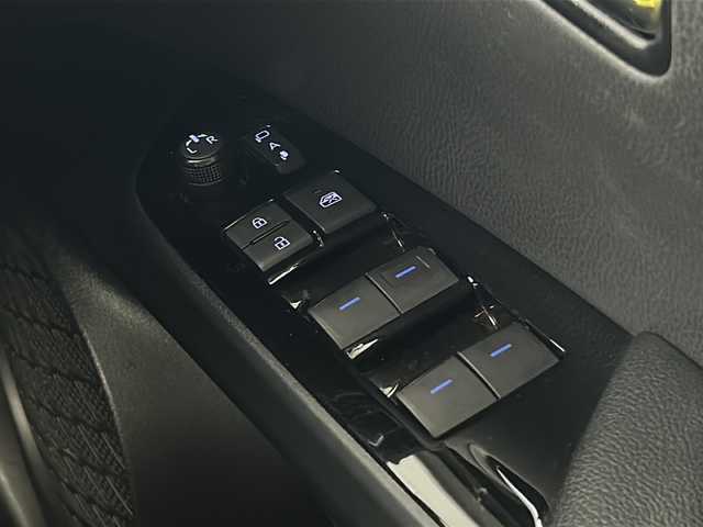 トヨタ プリウス S 愛知県 2019(令1)年 6.6万km アティチュードブラックマイカ ワンオーナー/純正9インチSDナビ/（CD/DVD/SD/Bluetooth/AM/FM/フルセグTV)/バックカメラ/トヨタセーフティセンス/・衝突軽減ブレーキ/・レーンキープアシスト/・オートマチックハイビーム/・追従式クルーズコントロール/・誤発進抑制機能/ETC/純正ドライブレコーダー/LEDヘッドライト/純正アルミホイール/ステアリングスイッチ/純正フロアマット/スマートキー/プッシュスタート/スペアキー有