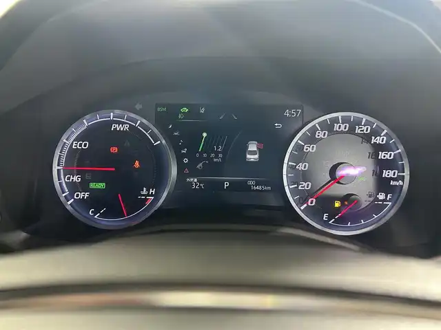 トヨタ クラウン ハイブリッド S エレガンススタイル 佐賀県 2019(令1)年 1.7万km ホワイトパールクリスタルシャイン 純正8インチナビ/フルセグTV/CD/DVD/Bluetooth/バックカメラ/衝突被害軽減システム/ブラインドスポットモニター/レーダークルーズコントロール/クリアランスソナー/レーンアシスト/ロードサインアシスト/オートライト/オートマチックハイビーム/電子パーキング/オートブレーキホールド/前方ドライブレコーダー/LEDヘッドライト/LEDフォグライト/ハーフレザーシート/純正フロアマット/運転席・助手席パワーシート/スマートキー/ステアリングスイッチ