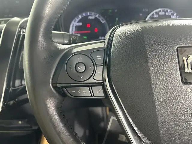 トヨタ クラウン ハイブリッド S エレガンススタイル 佐賀県 2019(令1)年 1.7万km ホワイトパールクリスタルシャイン 純正8インチナビ/フルセグTV/CD/DVD/Bluetooth/バックカメラ/衝突被害軽減システム/ブラインドスポットモニター/レーダークルーズコントロール/クリアランスソナー/レーンアシスト/ロードサインアシスト/オートライト/オートマチックハイビーム/電子パーキング/オートブレーキホールド/前方ドライブレコーダー/LEDヘッドライト/LEDフォグライト/ハーフレザーシート/純正フロアマット/運転席・助手席パワーシート/スマートキー/ステアリングスイッチ