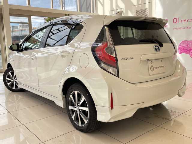 トヨタ アクア G ソフトレザーセレクション 埼玉県 2017(平29)年 3万km ライムホワイトパールクリスタルシャイン トヨタセーフティセンス/モデリスタエアロ/純正9インチSDナビ/　　CD/DVD/BT/フルセグ/バックカメラ/LEDオートライト/フォグランプ/レザーシート/純正アルミホイール/プッシュスタート/スマートキー2本/ビルトインETC