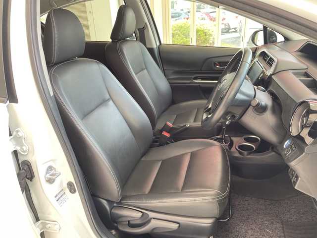 トヨタ アクア G ソフトレザーセレクション 埼玉県 2017(平29)年 3万km ライムホワイトパールクリスタルシャイン トヨタセーフティセンス/モデリスタエアロ/純正9インチSDナビ/　　CD/DVD/BT/フルセグ/バックカメラ/LEDオートライト/フォグランプ/レザーシート/純正アルミホイール/プッシュスタート/スマートキー2本/ビルトインETC