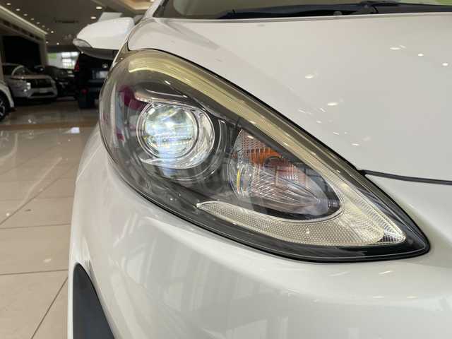 トヨタ アクア G ソフトレザーセレクション 埼玉県 2017(平29)年 3万km ライムホワイトパールクリスタルシャイン トヨタセーフティセンス/モデリスタエアロ/純正9インチSDナビ/　　CD/DVD/BT/フルセグ/バックカメラ/LEDオートライト/フォグランプ/レザーシート/純正アルミホイール/プッシュスタート/スマートキー2本/ビルトインETC