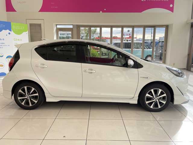 トヨタ アクア G ソフトレザーセレクション 埼玉県 2017(平29)年 3万km ライムホワイトパールクリスタルシャイン トヨタセーフティセンス/モデリスタエアロ/純正9インチSDナビ/　　CD/DVD/BT/フルセグ/バックカメラ/LEDオートライト/フォグランプ/レザーシート/純正アルミホイール/プッシュスタート/スマートキー2本/ビルトインETC