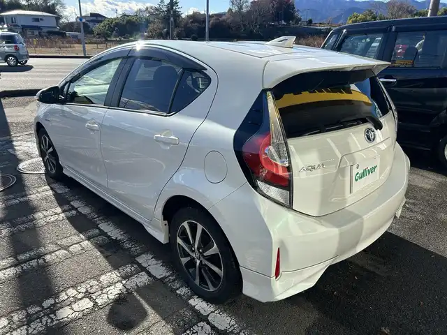 トヨタ アクア G ソフトレザーセレクション 神奈川県 2017(平29)年 3万km ライムホワイトパールクリスタルシャイン ・純正SDナビ（CD/DVD/BT/フルセグ）/・バックカメラ/・モデリスタエアロ/・前後ドライブレコーダー/・ETC/・純正15インチAW/・LEDヘッドライト/・クルーズコントロール/・横滑り防止装置/・衝突軽減システム/・レーンキープアシスト/・レザーシート（合皮）