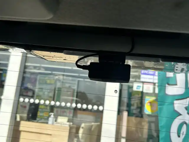 トヨタ アクア G ソフトレザーセレクション 神奈川県 2017(平29)年 3万km ライムホワイトパールクリスタルシャイン ・純正SDナビ（CD/DVD/BT/フルセグ）/・バックカメラ/・モデリスタエアロ/・前後ドライブレコーダー/・ETC/・純正15インチAW/・LEDヘッドライト/・クルーズコントロール/・横滑り防止装置/・衝突軽減システム/・レーンキープアシスト/・レザーシート（合皮）