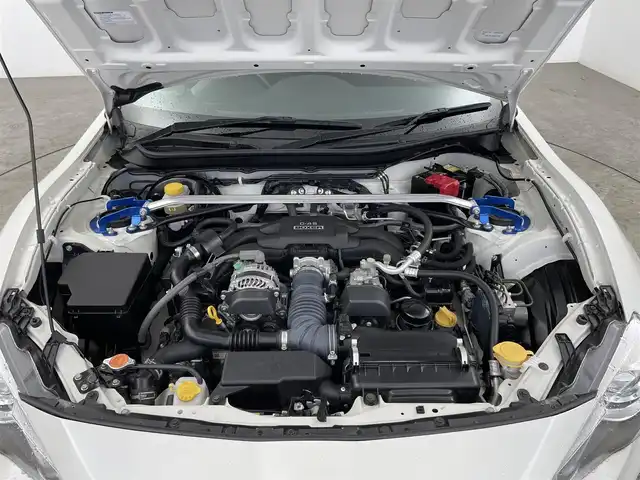トヨタ ８６ GT 大分県 2015(平27)年 2.7万km クリスタルホワイトパール 社外ナビ/（フルセグ/CD/DVD/Bluetooth）/モデリスタエアロ/クスコタワーバー/パドルシフト/走行モード切替/（SNOW/sports）/クリアランスソナー/バックカメラ　/ETC/オートライト/オートエアコン/社外アルミホイール/プッシュスタート・スマートキー/保証書・取扱説明書/スペアキー