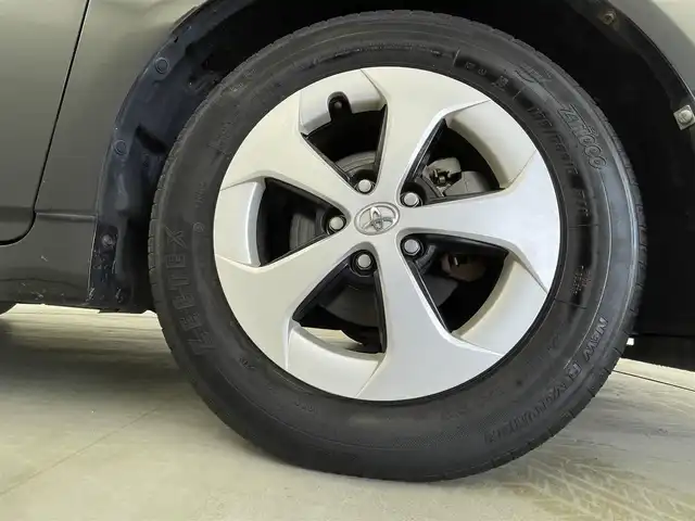 トヨタ プリウス S 群馬県 2015(平27)年 8.5万km ブラック モデリスタエアロ　純正７インチナビ　バックカメラ　ＨＩＤオートライト　純正１５インチＡＷ　ステアリングリモコン　ＥＴＣ　スマートキー　横滑り防止装置　純正フロアマット　盗難防止装置　禁煙車
