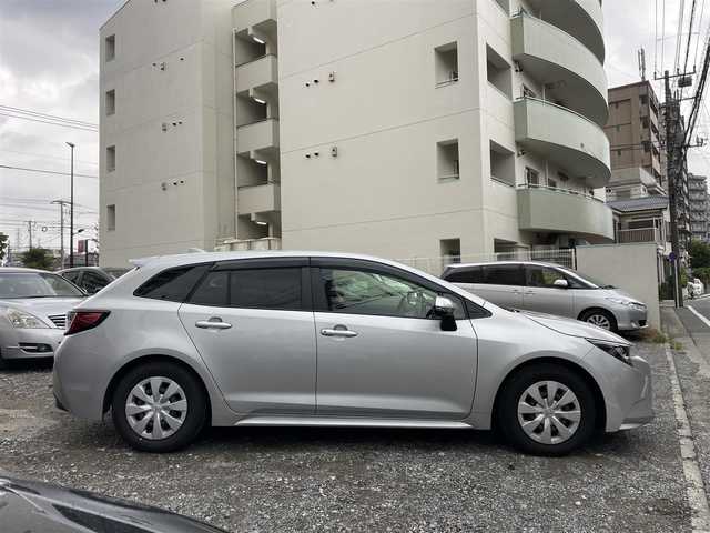 トヨタ カローラツーリング ハイブリッド G 大阪府 2023(令5)年 14.1万km シルバーM ”(株)IDOMが運営する【じしゃロン堺店】の自社ローン専用車両になります。/こちらは現金またはオートローンご利用時の価格です。自社ローンご希望の方は別途その旨お申付け下さい”