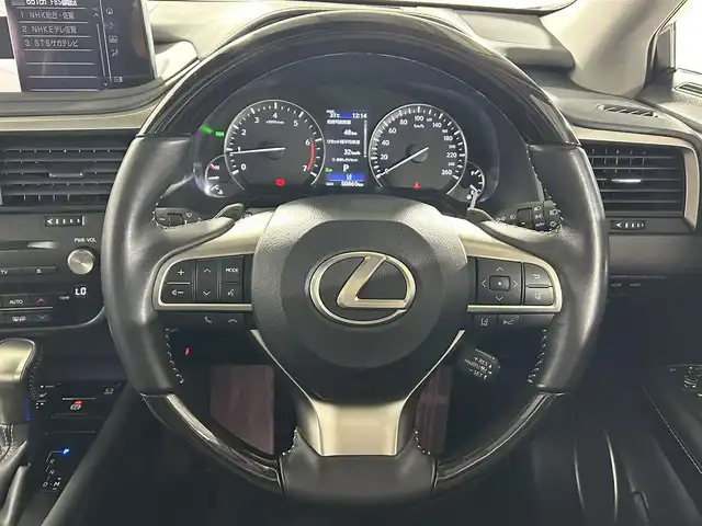 レクサス ＲＸ 300 バージョンL 佐賀県 2020(令2)年 5.1万km ブラック メーカー純正ナビ/パノラミックビューモニター/パノラマルーフ/3眼LEDヘッドライト/黒レザーシート/シートヒーター＜運転席/助手席/2列目＞/エアシート＜運転席/助手席＞/メモリシート＜運転席/助手席＞/パワーシート ＜運転席/助手席/2列目＞/ルーフレール/パドルシフト/ミラー型ドライブレコーダー/ETC2.0/ステアリングヒーター/レクサスセーフティセンス/・LTA/・PCA/・BSM/・RSA/・PKSB/・RCTA/・PKSA/・HUD