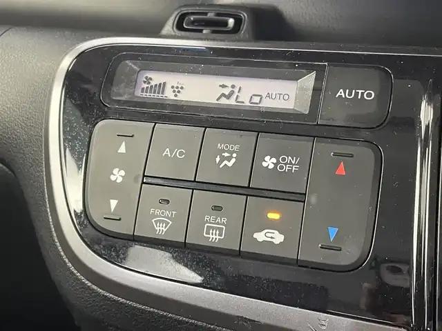 ホンダ Ｎ ＢＯＸ カスタム G ターボ Lパッケージ 埼玉県 2015(平27)年 7.7万km プレミアムホワイトパールⅡ 純正９インチナビ　/バックカメラ　/ＥＴＣ　/あんしんパッケージ　/両側パワースライドドア/純正アルミホイール　/純正フロアマット　/ハーフレザーシート　/オートライト　/ＬＥＤヘッドライト　/地デジフルセグ