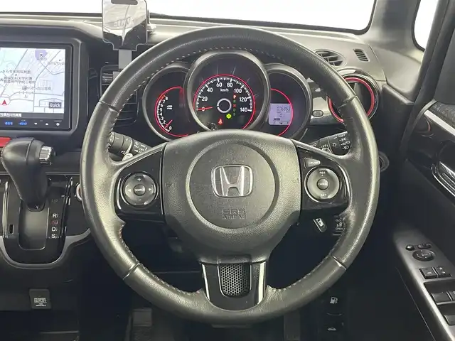 ホンダ Ｎ ＢＯＸ カスタム G ターボ Lパッケージ 埼玉県 2015(平27)年 7.7万km プレミアムホワイトパールⅡ 純正９インチナビ　/バックカメラ　/ＥＴＣ　/あんしんパッケージ　/両側パワースライドドア/純正アルミホイール　/純正フロアマット　/ハーフレザーシート　/オートライト　/ＬＥＤヘッドライト　/地デジフルセグ