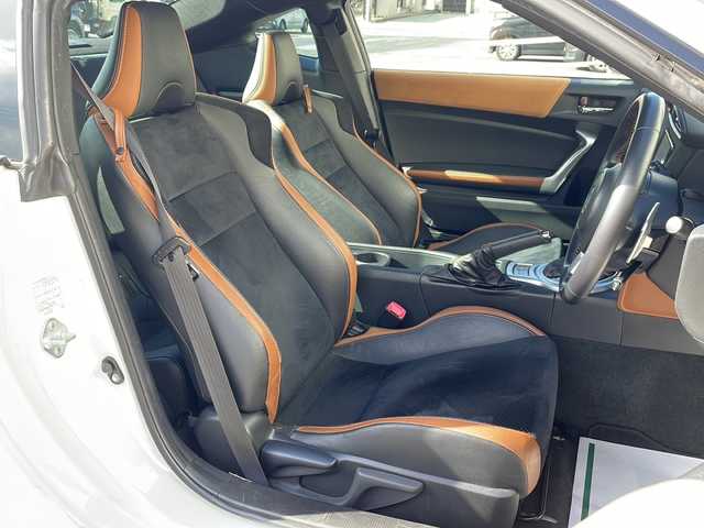 トヨタ ８６ GT リミテッド 山形県 2019(令1)年 5.1万km クリスタルホワイトパール 禁煙車/トラクションコントロール/純正ナビ NSZT-W68T/（フルセグ/DVD/CD/BT）/バックカメラ/ハーフレザーシート/シートヒーター/パドルシフト/クルーズコントロール/LEDヘッドライト/フォグランプ/リヤフォグランプ/17インチ純正アルミ/社外アルミ冬タイヤ車載/プッシュスタート