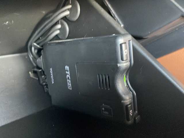 トヨタ ８６ GT リミテッド 山形県 2019(令1)年 5.1万km クリスタルホワイトパール 禁煙車/トラクションコントロール/純正ナビ NSZT-W68T/（フルセグ/DVD/CD/BT）/バックカメラ/ハーフレザーシート/シートヒーター/パドルシフト/クルーズコントロール/LEDヘッドライト/フォグランプ/リヤフォグランプ/17インチ純正アルミ/社外アルミ冬タイヤ車載/プッシュスタート